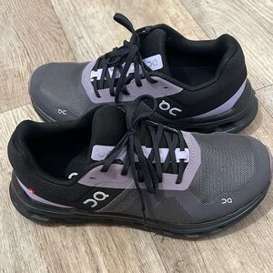 Like New On Cloud Cloudrunner Women 8.5